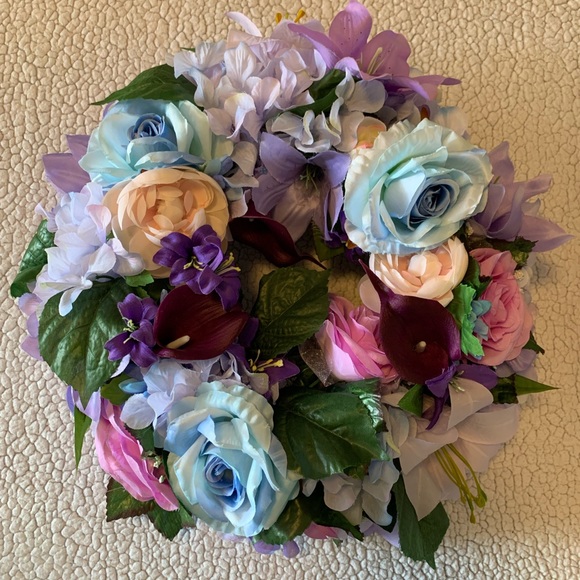 Faux floral wreath - Picture 2 of 2